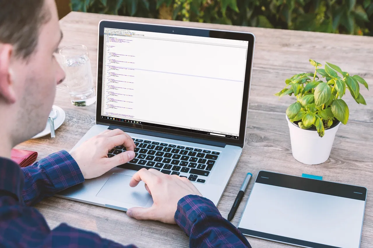 How do I use client-side form validation with HTML 5?